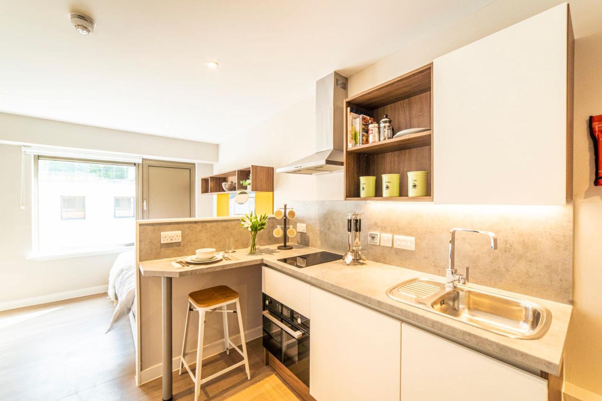 Stylish Studio Accommodations With Kitchen At Brewer'S Court In Edinburgh Exterior foto